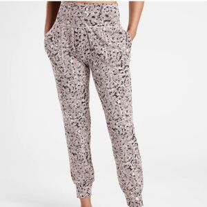 Athleta Salutation Textured Jogger
